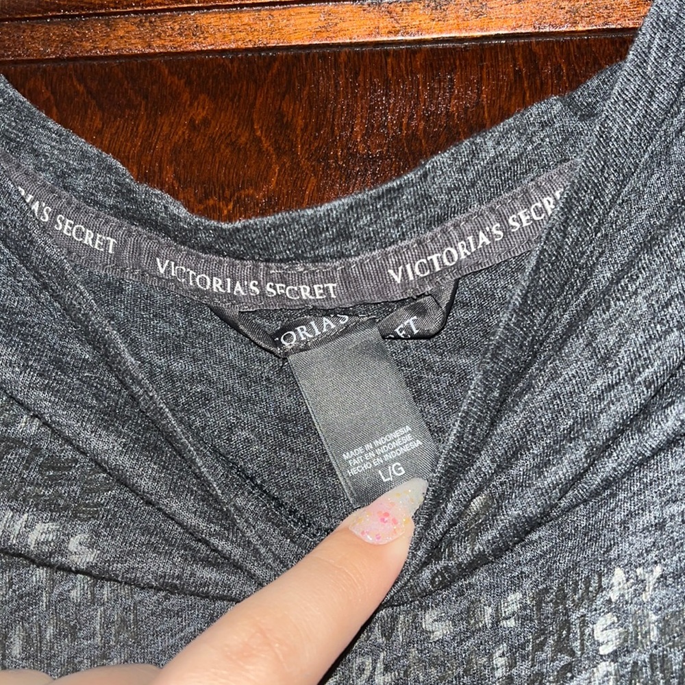 Victoria Secret t-shirt, Dark Gray, Large - Picture 4 of 4